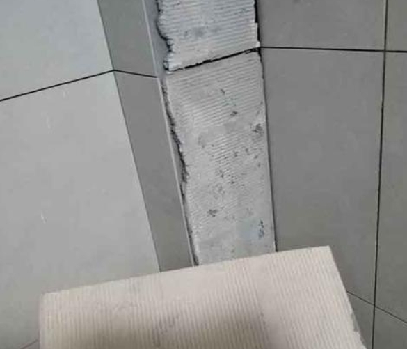 济源瓷砖空鼓维修公司分享下厨房瓷砖脱落的补救措施。